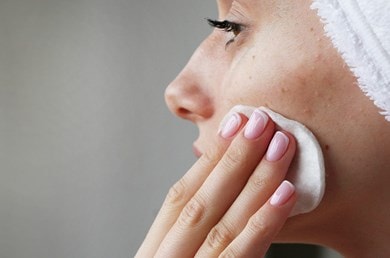 L'acide glycolique pour différents problèmes de peau