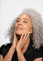 Menopause-wie-kann-ich-meine-Haut-mit-50-mit-Feuchtigkeit-versorgen
