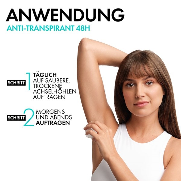 Junge Frau mit glatten Achseln zeigt Anwendungsschritte des VICHY Anti-Transpirant 48h roll-ons.