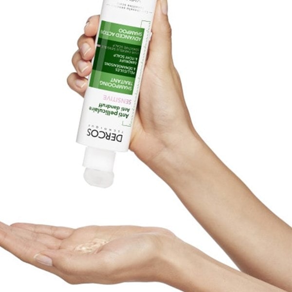 DERCOS Anti Schuppen Shampoo fettiges Haar 400ml Anwendung