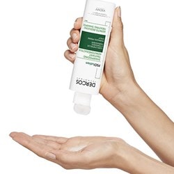 DERCOS PSOlution Pflegeshampoo Anwendung