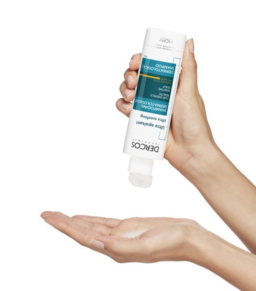 DERCOS Ultra-Sensitiv Shampoo für trockene Kopfhaut Anwendung