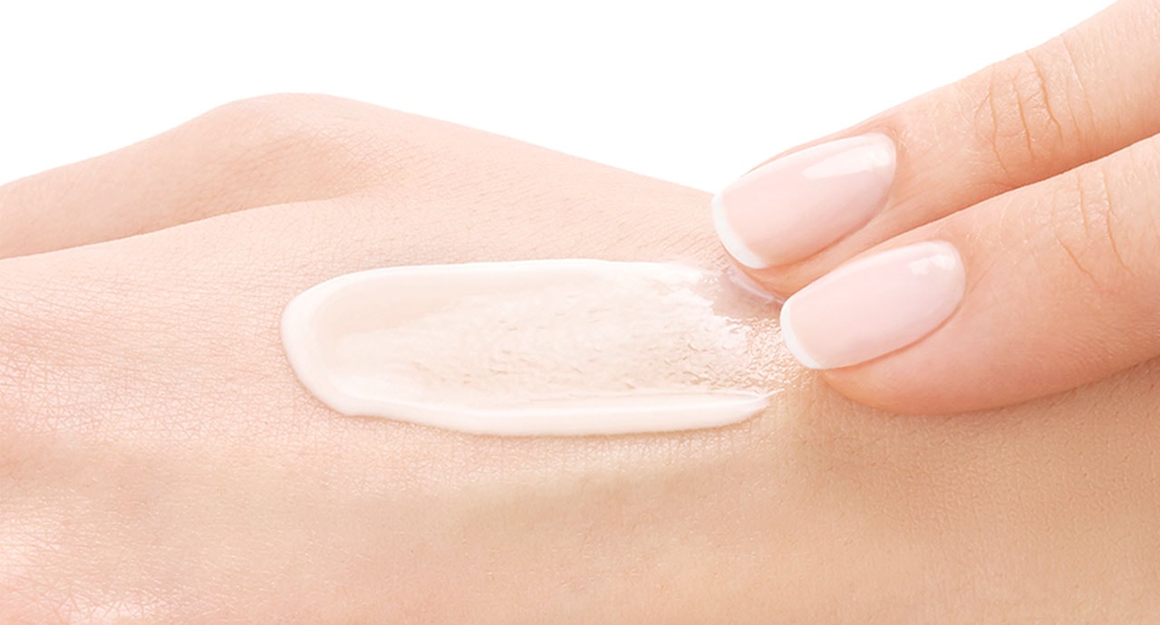 Liftactiv_Pigment_Specialist_B3_Tagescreme_Anwendungsbild