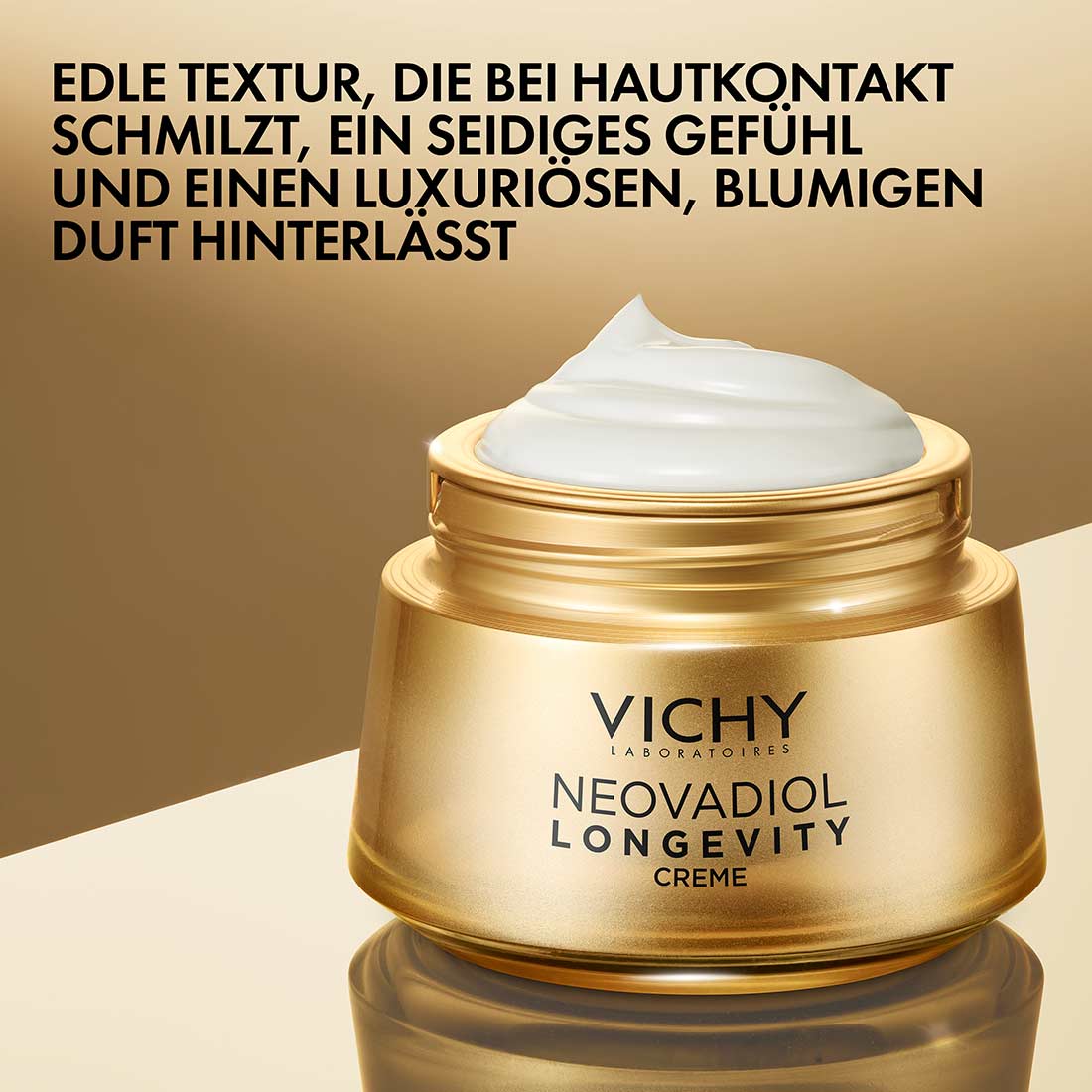 Darstellung der Textur der VICHY Neovadiol Longevity Pro Volumen creme die auf der haut schmilzt und ein seidiges gefühl mit einem luxuriösen blumigen duft hinterlässt