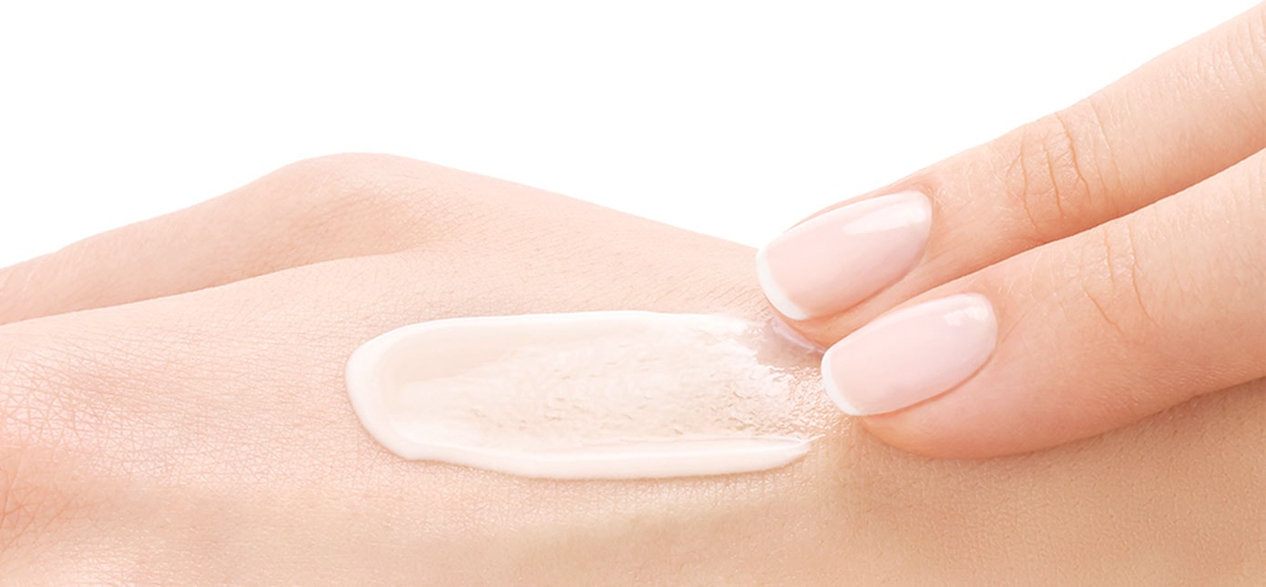 Utilisation du soin de jour raffermissant NEOVADIOL pour peau normale